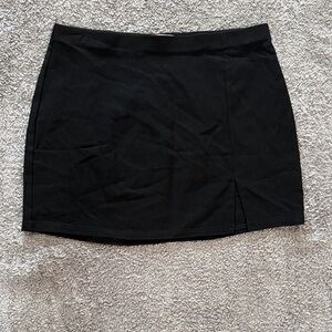 Wrotorea Classic Black Women's Mini Skirt